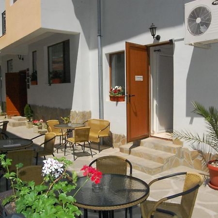 Guest Rooms Biju Tryavna Esterno foto