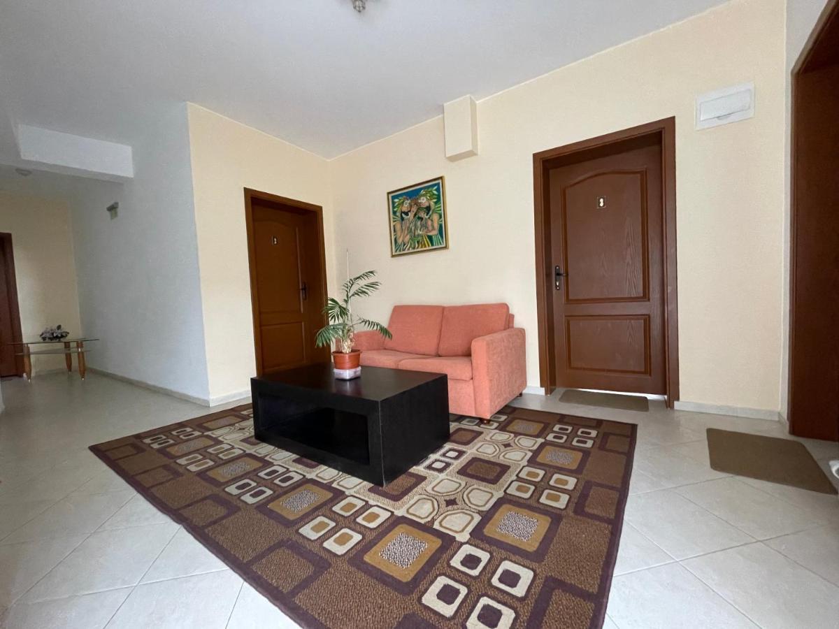Guest Rooms Biju Tryavna Esterno foto