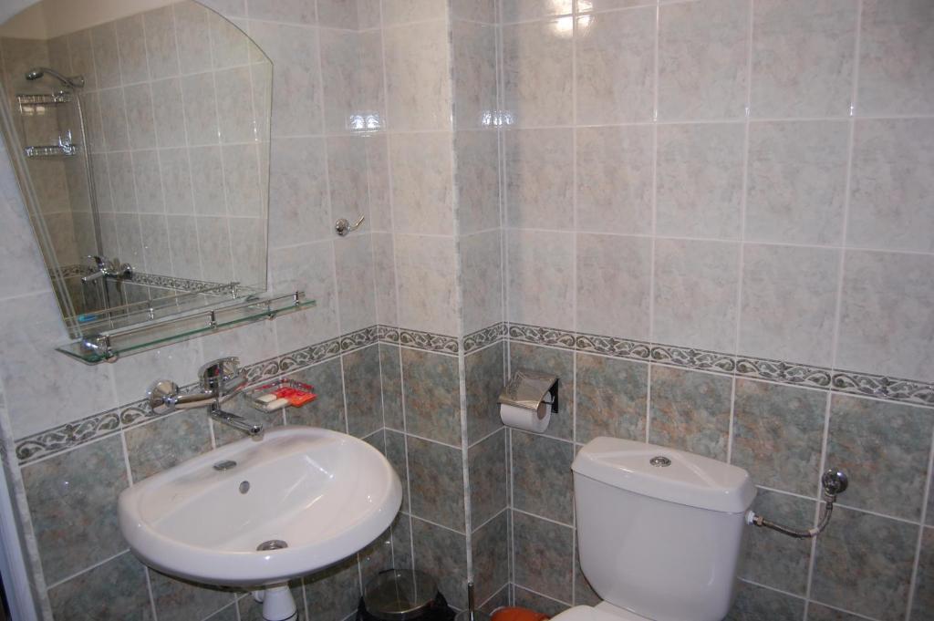 Guest Rooms Biju Tryavna Esterno foto